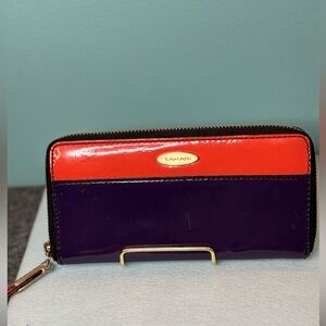 Tahari wallet EUC
